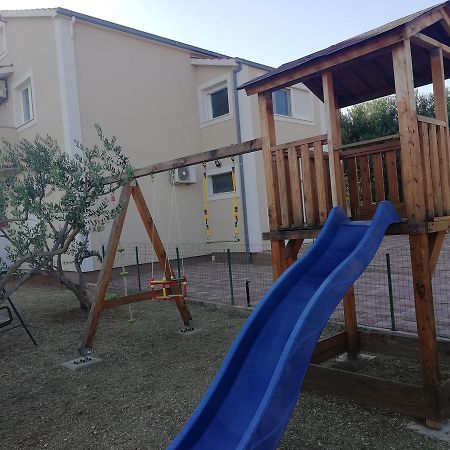 Apartment Lara Kaštel Novi エクステリア 写真