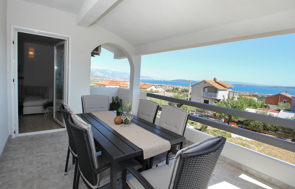 Apartment Lara Kaštel Novi エクステリア 写真