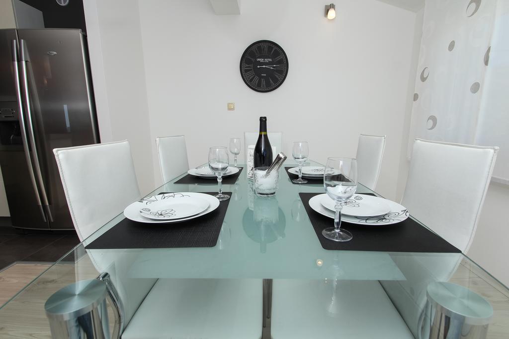 Apartment Lara Kaštel Novi エクステリア 写真
