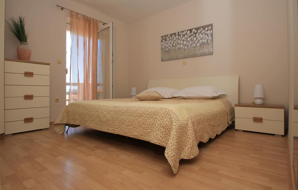 Apartment Lara Kaštel Novi エクステリア 写真