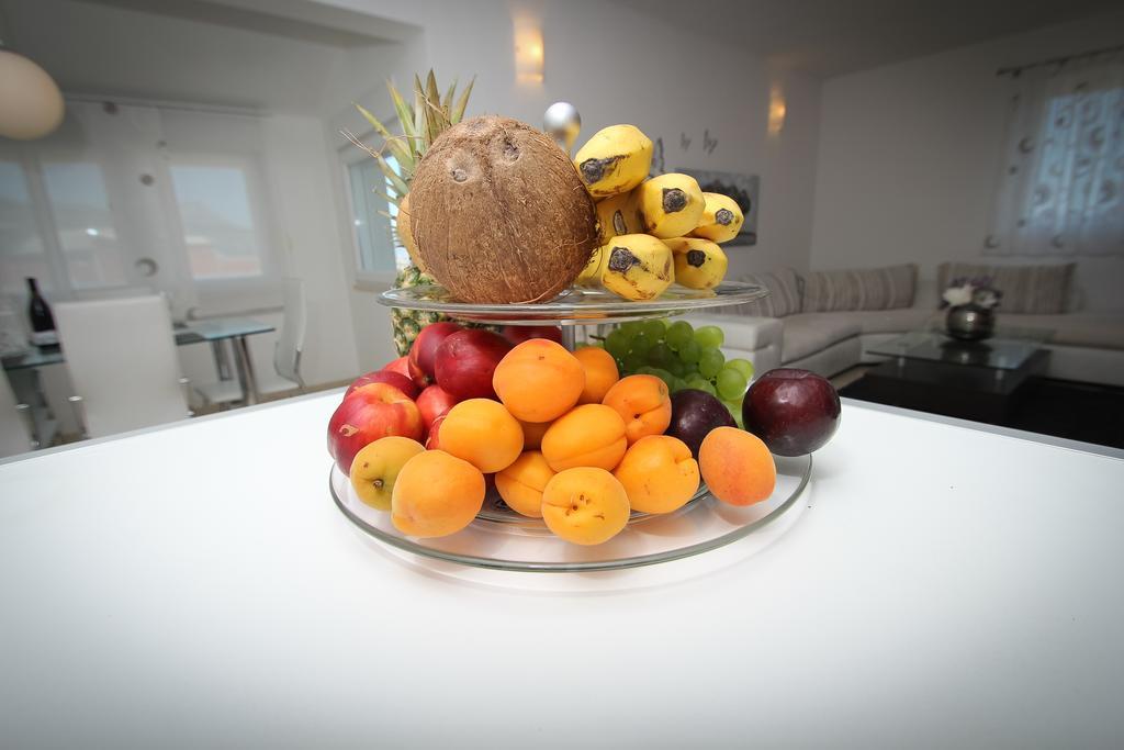 Apartment Lara Kaštel Novi エクステリア 写真