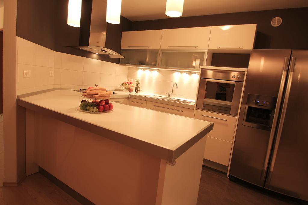 Apartment Lara Kaštel Novi エクステリア 写真