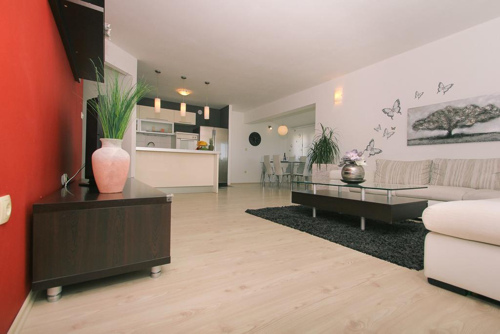 Apartment Lara Kaštel Novi エクステリア 写真