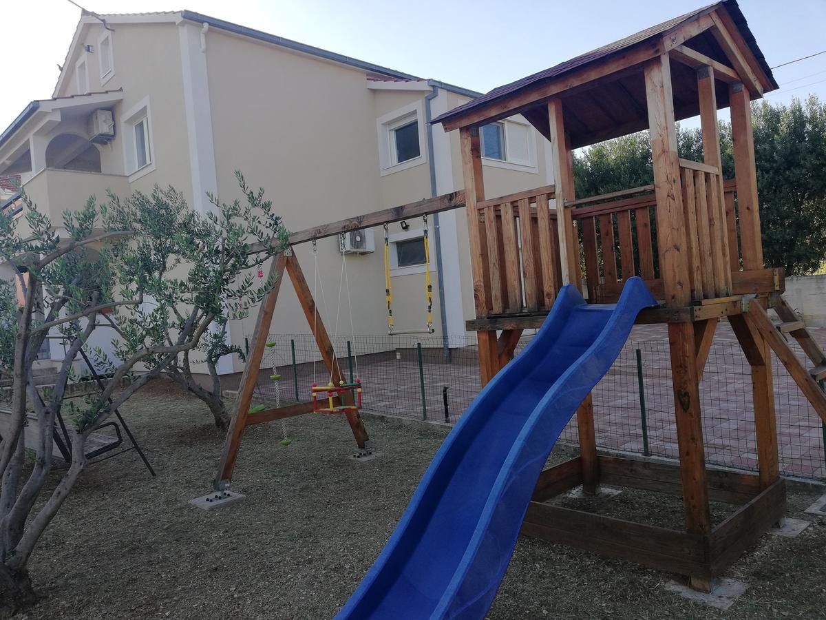 Apartment Lara Kaštel Novi エクステリア 写真